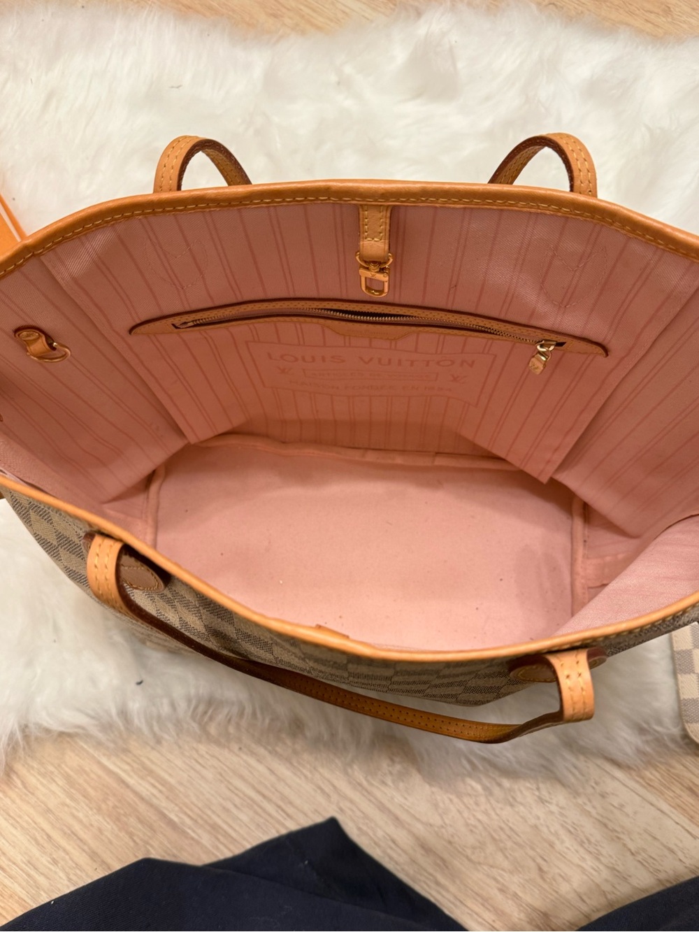 Louis Vuitton Neverfull MM - Picture 4 of 16